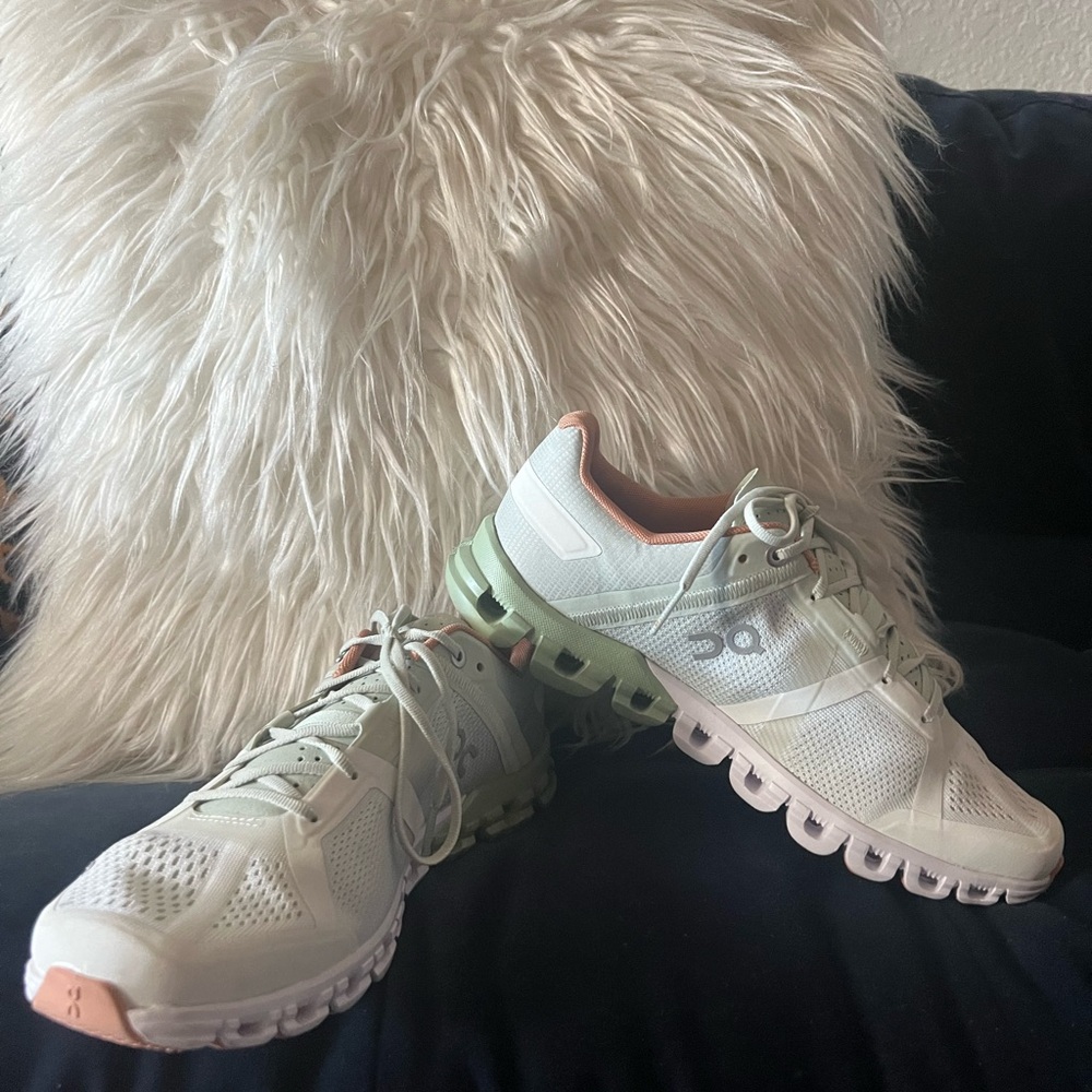 On Running Women's Cloudstratus Shoes - White and Olive